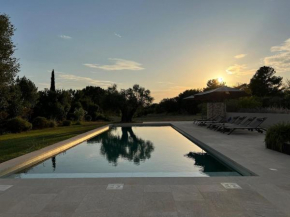 EcoLodge romantique proche Lourmarin Piscine Privée Borne recharge